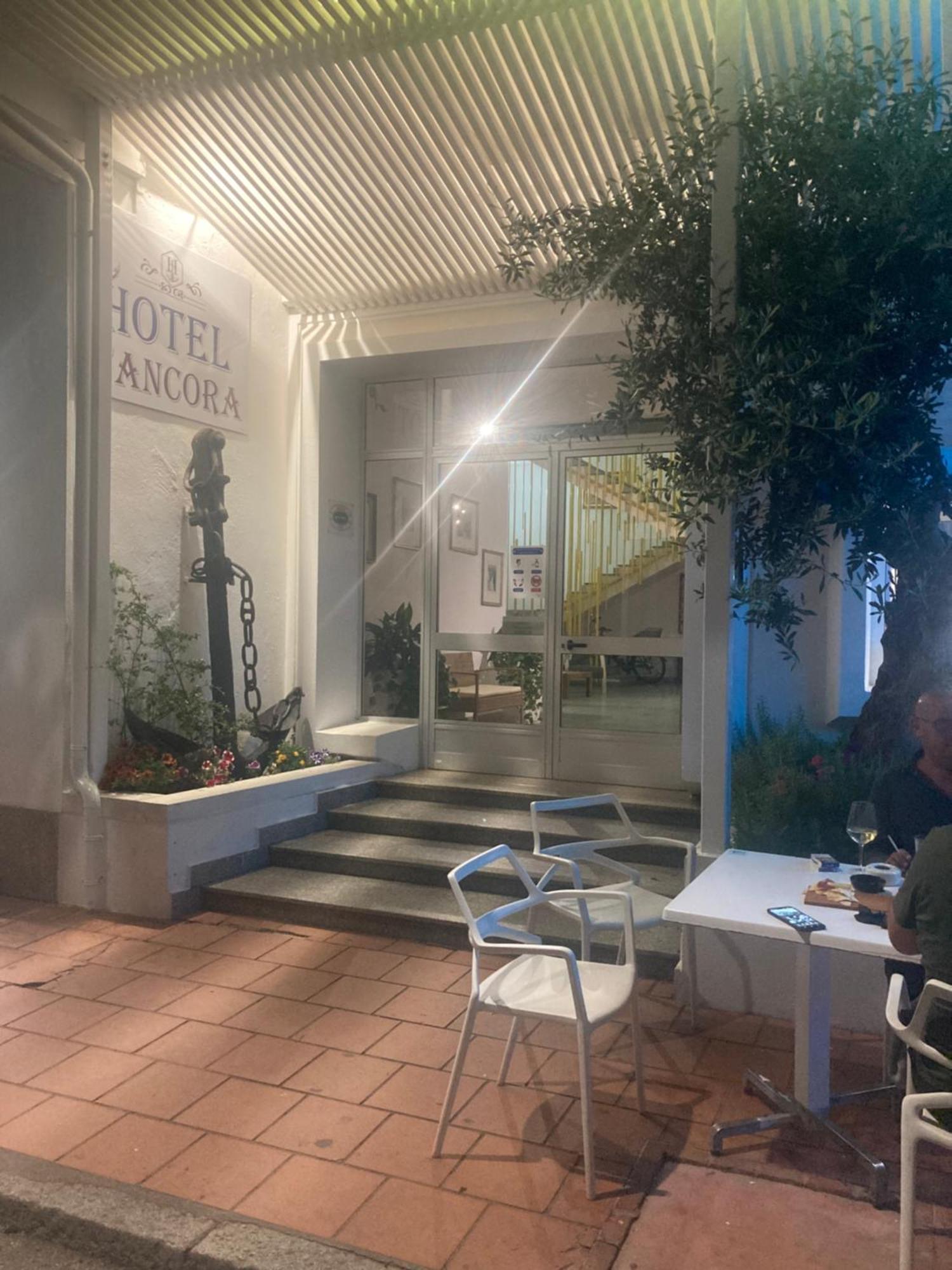 Hotel L'Ancora La Caletta Dış mekan fotoğraf